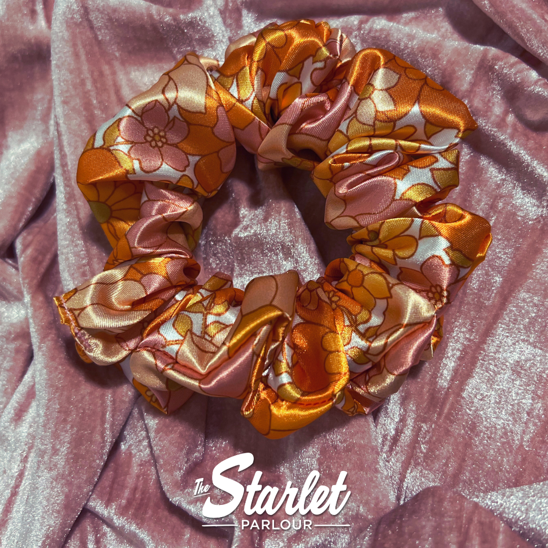 Scrunchie. 60's Orange & Pink Flowers.png