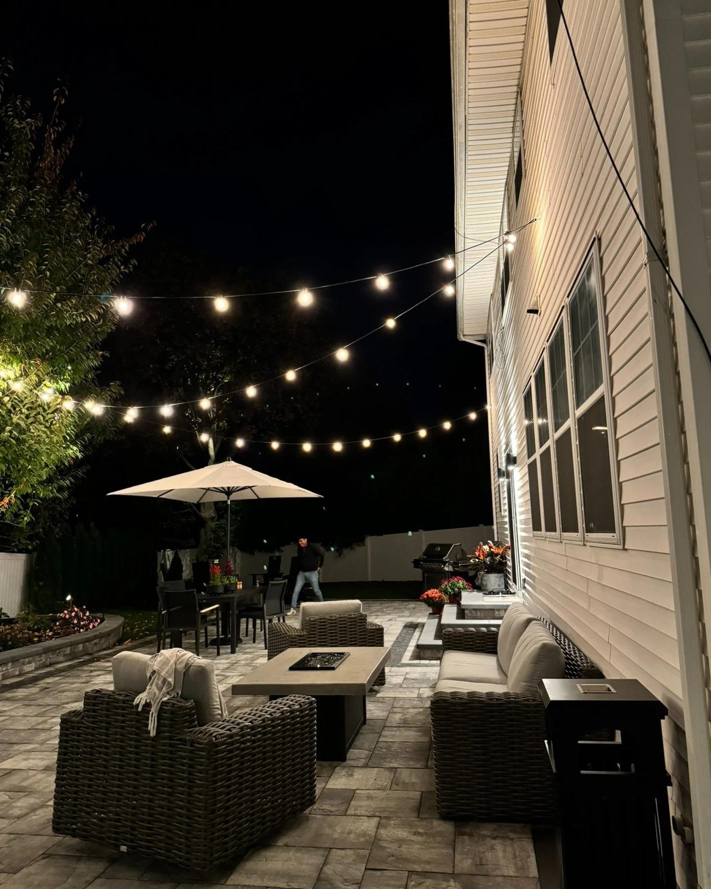 Landscape Lighting that Brings Brilliance https://zurl.co/KkxEm

Is your exterior lighting due for a facelift? https://zurl.co/POpZs