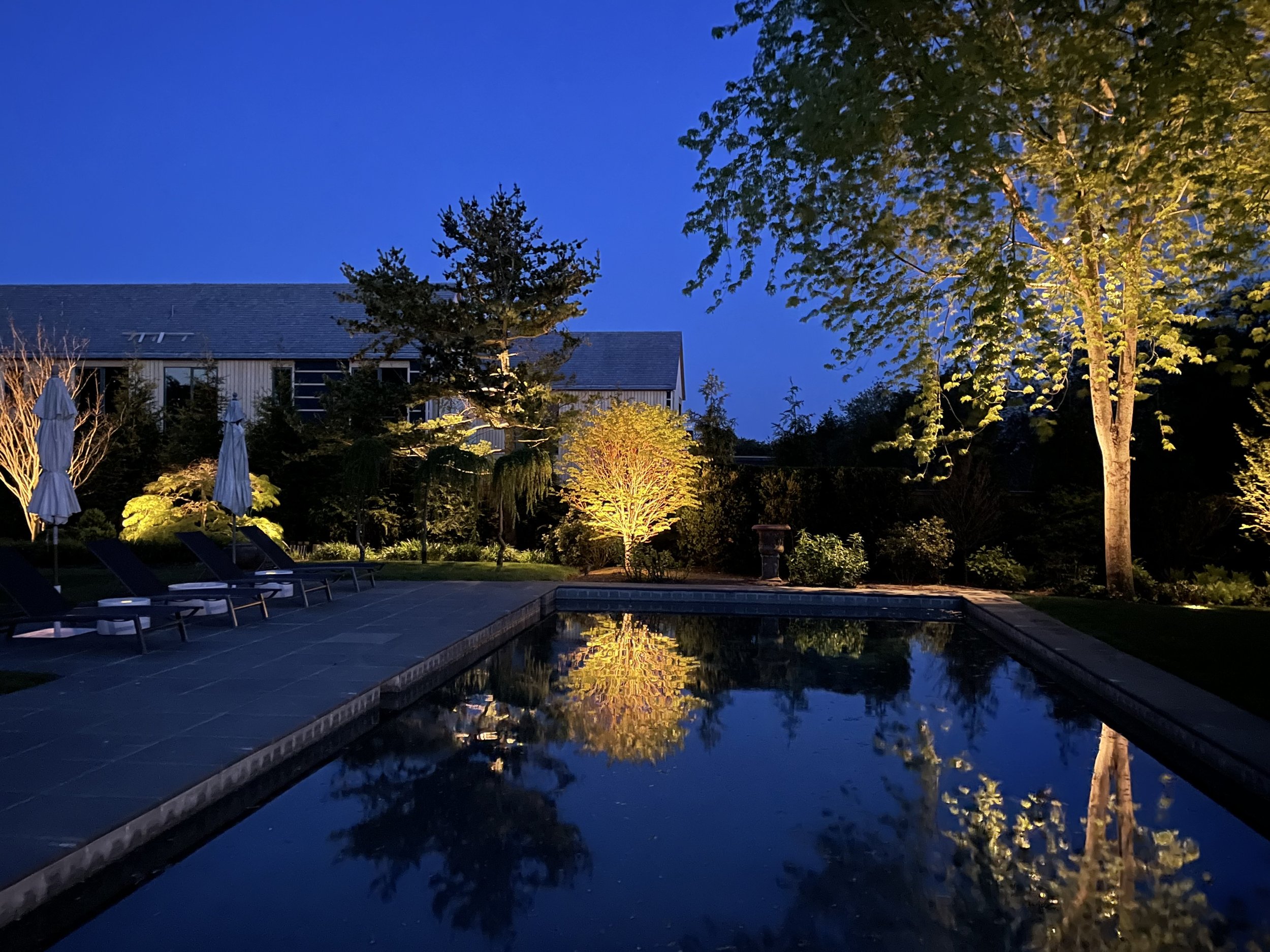 How to Maximize Outdoor Spaces for Late-Summer Gatherings
