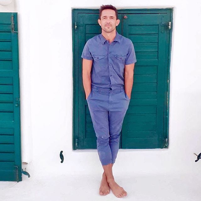 Greek chic 💁🏻&zwj;♂️
📸: @barbaraibing
👀: @ahmedeldin
📍: #Greece #Mykonos #hoscos