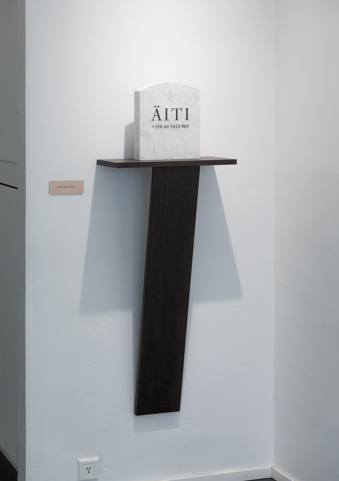 HOT LINE / KUUMA LINJA (Marble & wenge-wood)