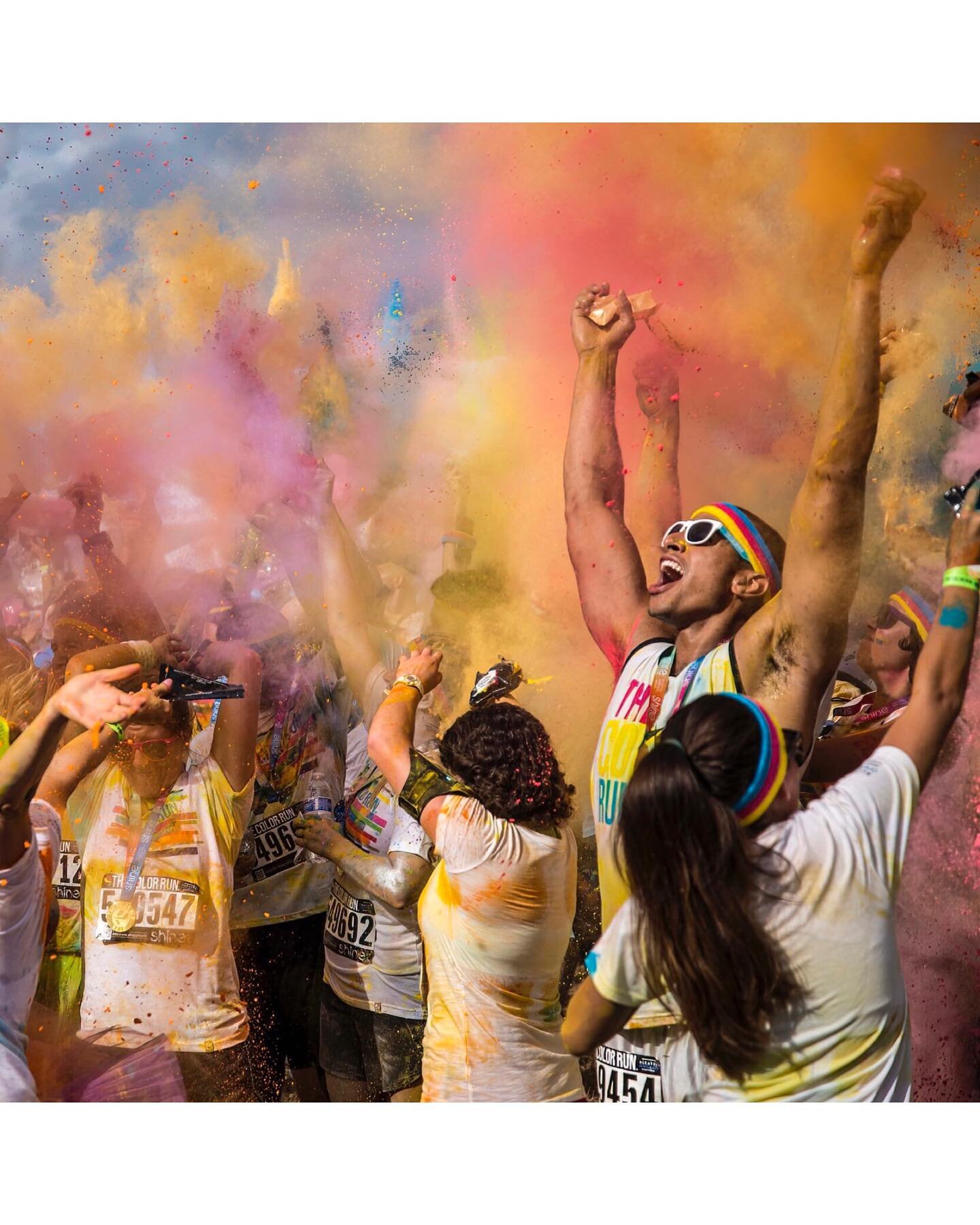 Throwback to the Oahu Color Run, back in the Ola Noni Days. It took so long to clean the color out of my camera after this shoot! 🌈📸😭

@snkbader @naehalani @nikonusa 

#oahucolorrun #oahu #oahuhawaii #oahulife #colorrun #runhawaii #hawaiianola ✨✨✨