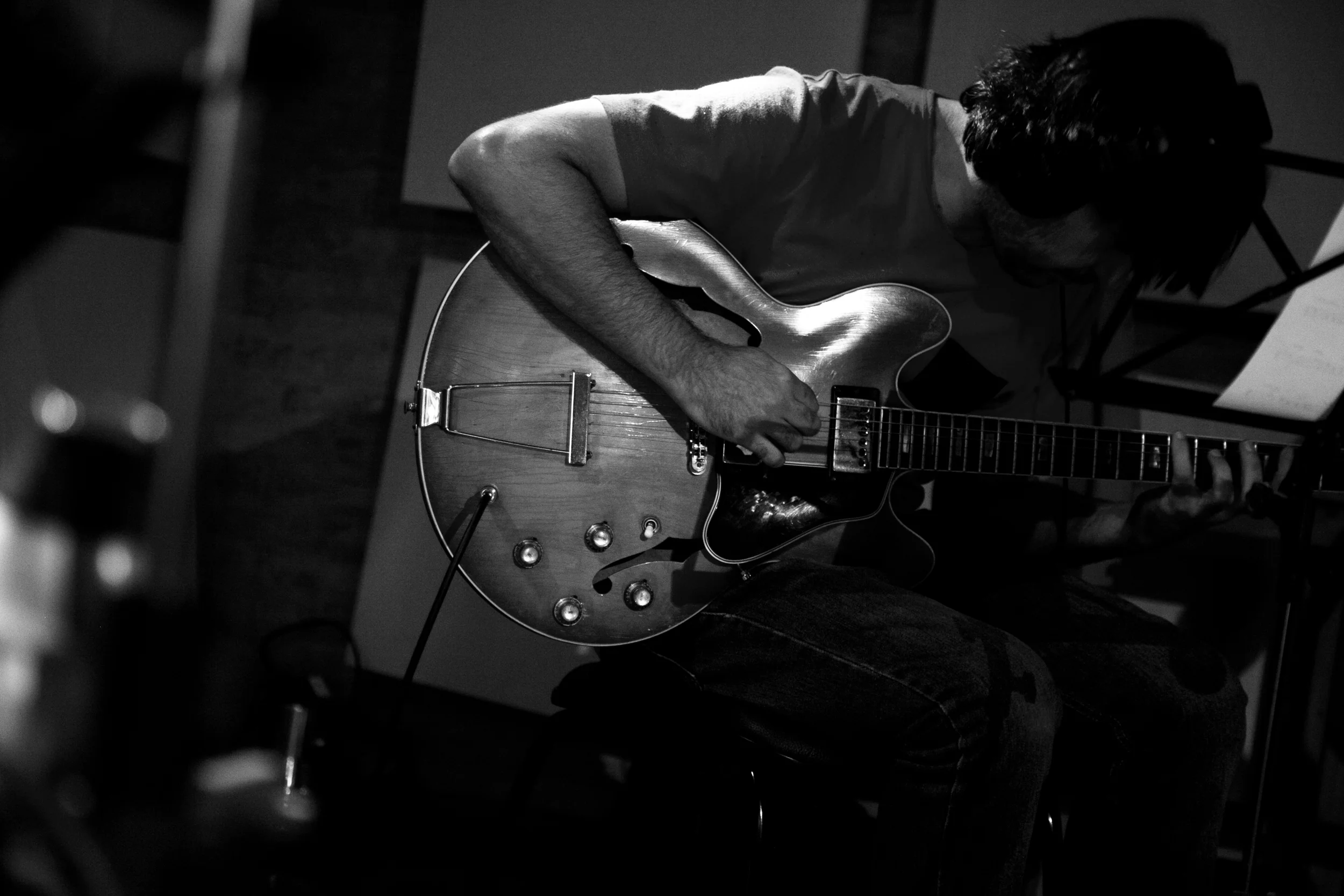 21_Guitar_1_BW_53.jpg