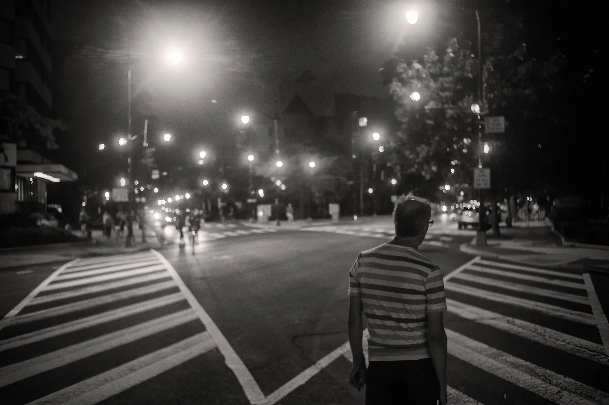 Everyone always takes some variation of this shot sooner or later. Cliché or not, it's too fun to resist.