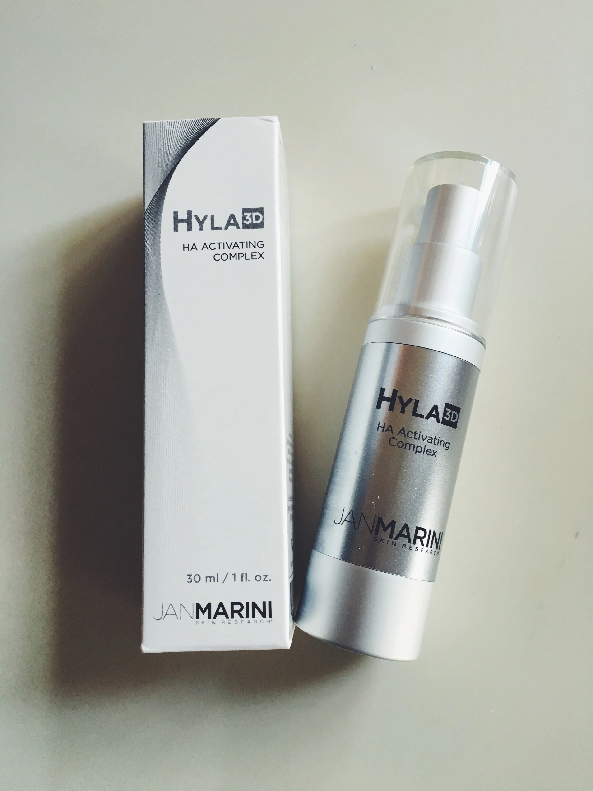 This product feels so amazing after I cleanse my face in the morning! The Hyaluronic Acid immediately plumps up and awakens my sleepy skin making it primed and ready for my daily make up routine to look perfect. So excited to have this as a part of my morning skincare ritual!