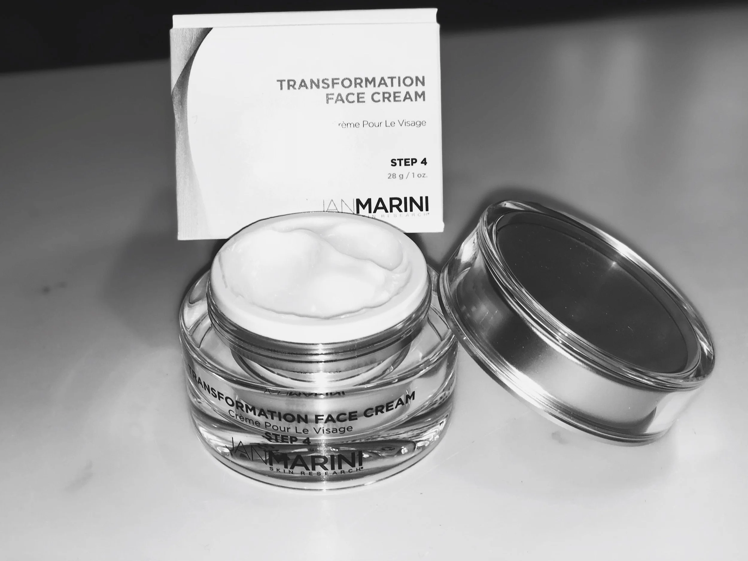 A good moisturizer in this still chilly and dry end of Winter season is so important! I am obsessing over this Transformation Face Cream for day and night as my go-to moisturizer. It's super creamy, hydrating, and doesn't flake when I apply my make-up which is key!