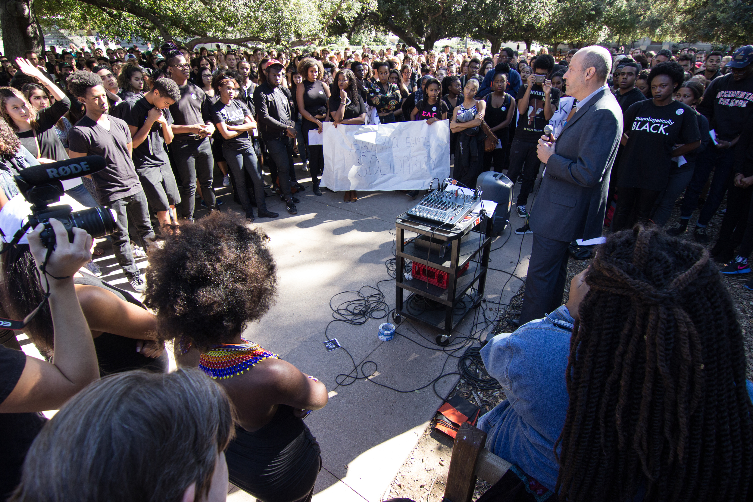 President Veitch adresses student’s questions, denouncements, and demands. 
