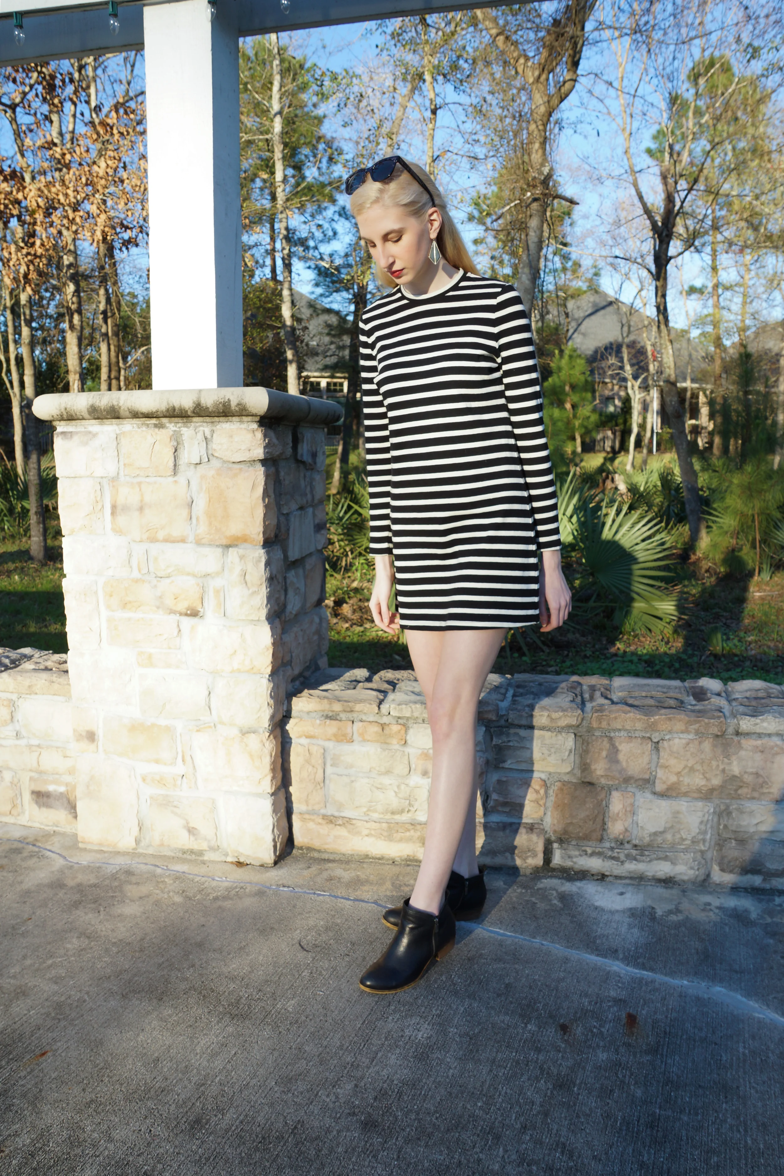 Forever 21 striped shift dress, steve madden black ankle boots, LOFT sunglasses, target earrings, Elizabeth Arden lipstick