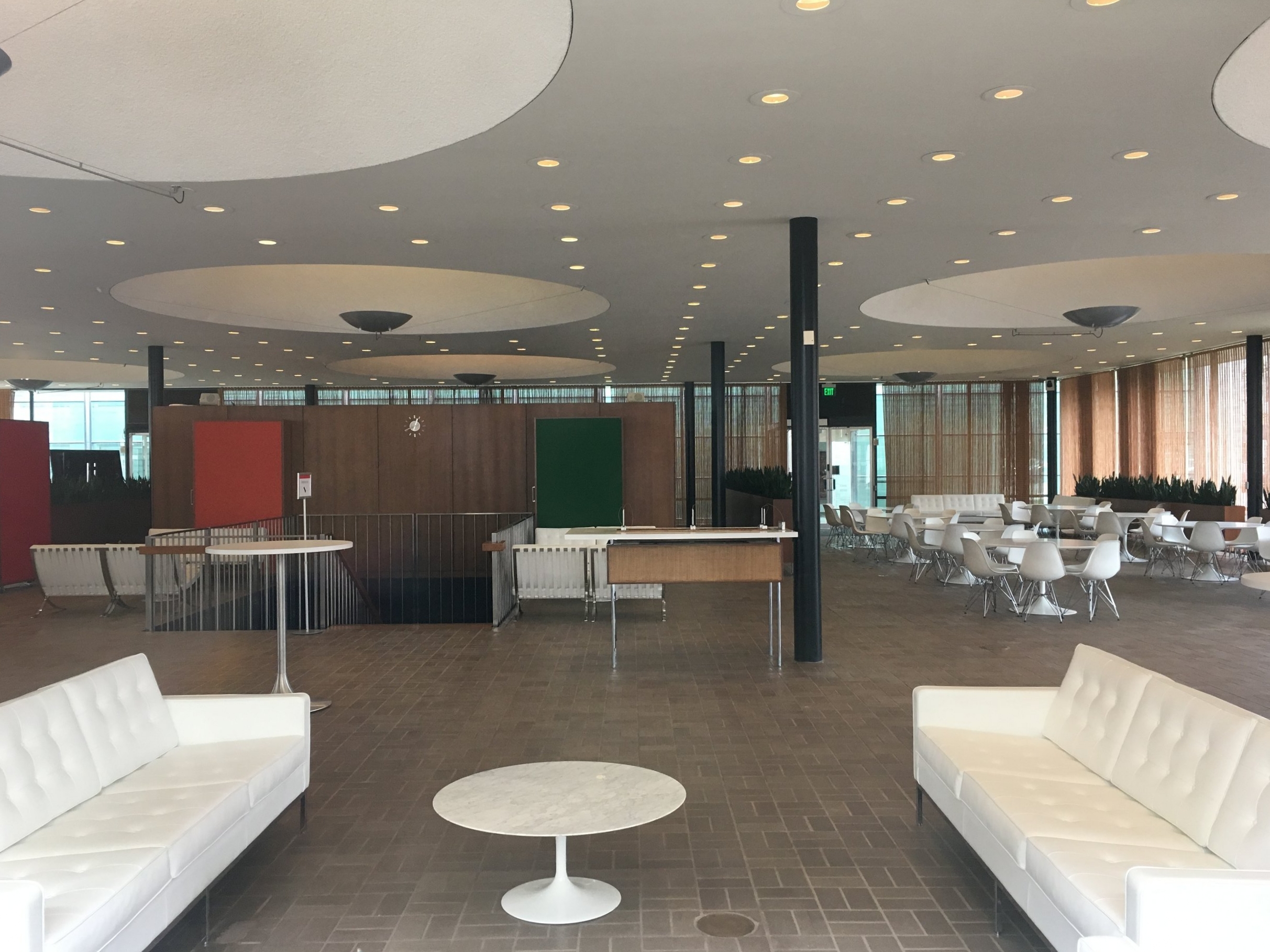 Eero Saarinen's Irwin Union Bank interior