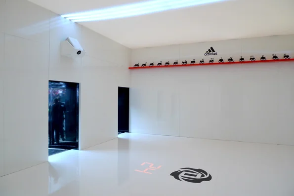 Adidas-D-Rose-Jump-Store-Inside-Entrance_Sml.jpg