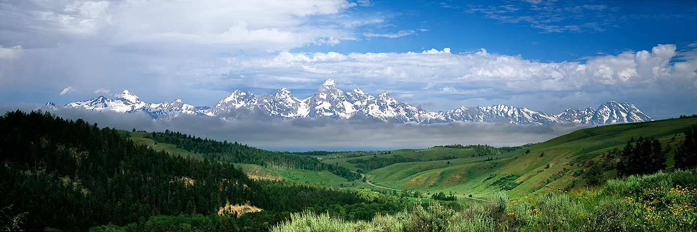 Valley and Tetons : Wyoming