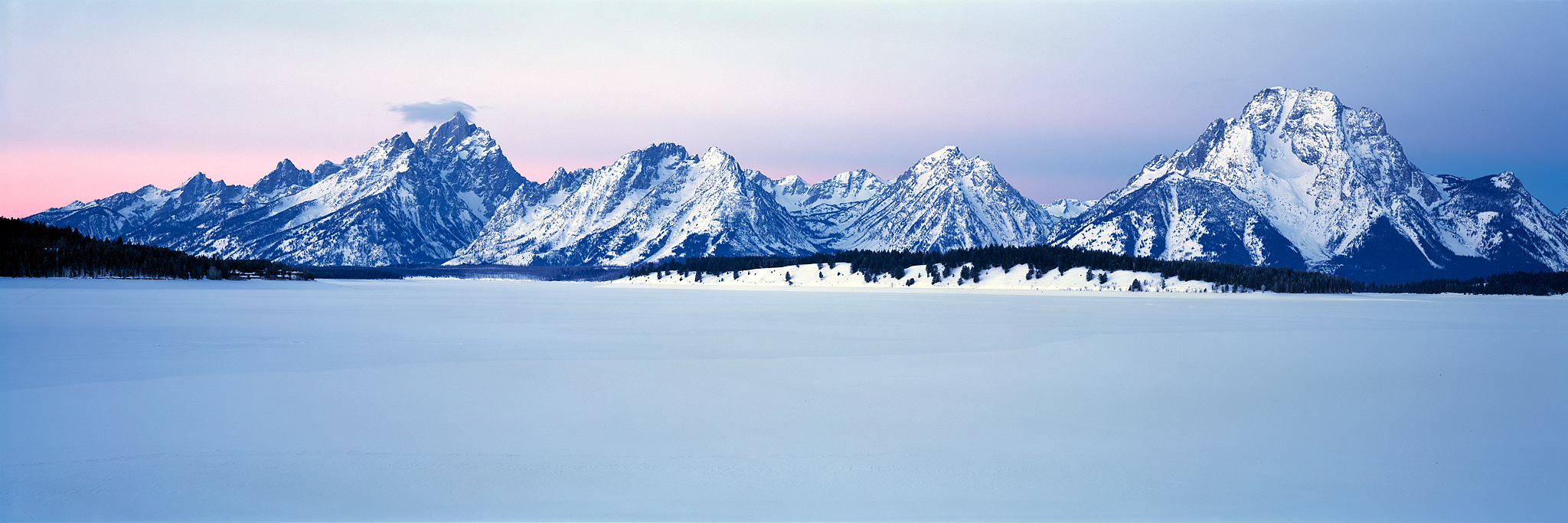 Frozen lake during winter sunrise : Wyoming 