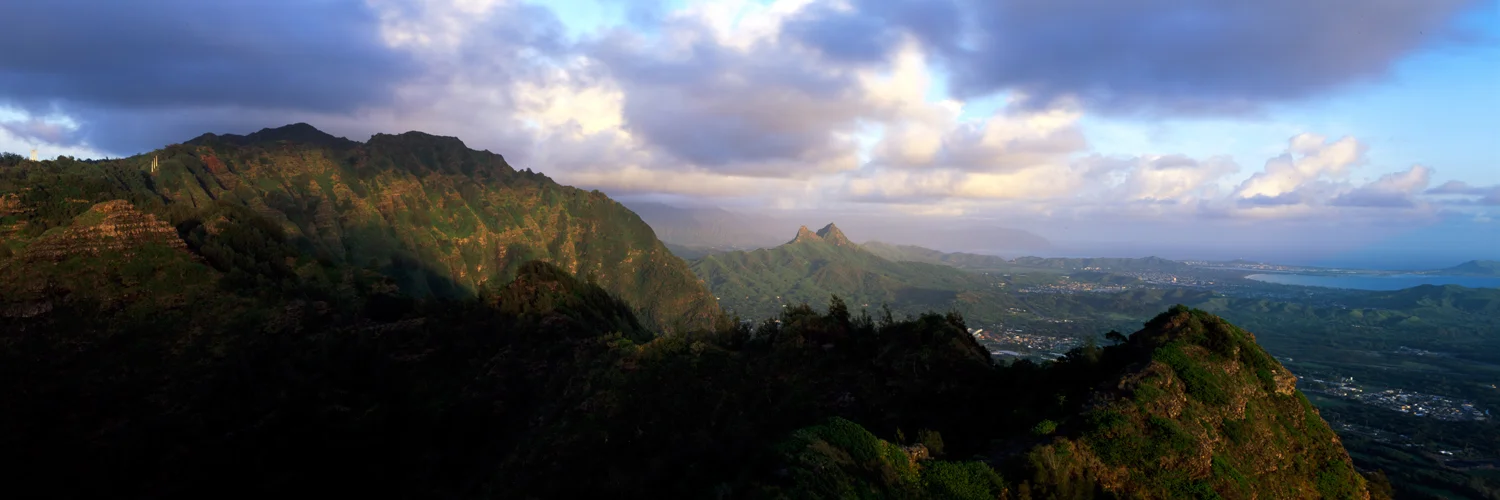 Mariners Ridge at Dawn : Oahu