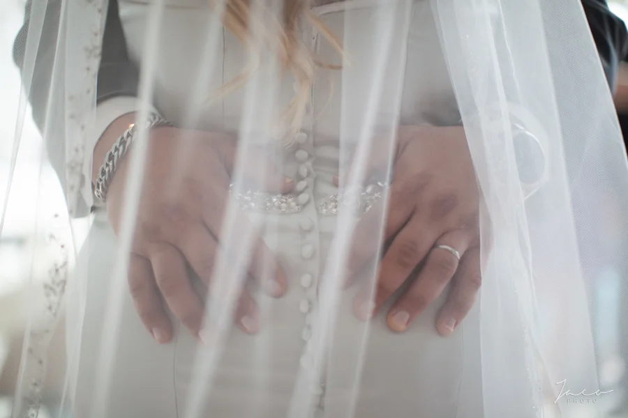 0014 Stephanie and Adam sneak peek.jpg