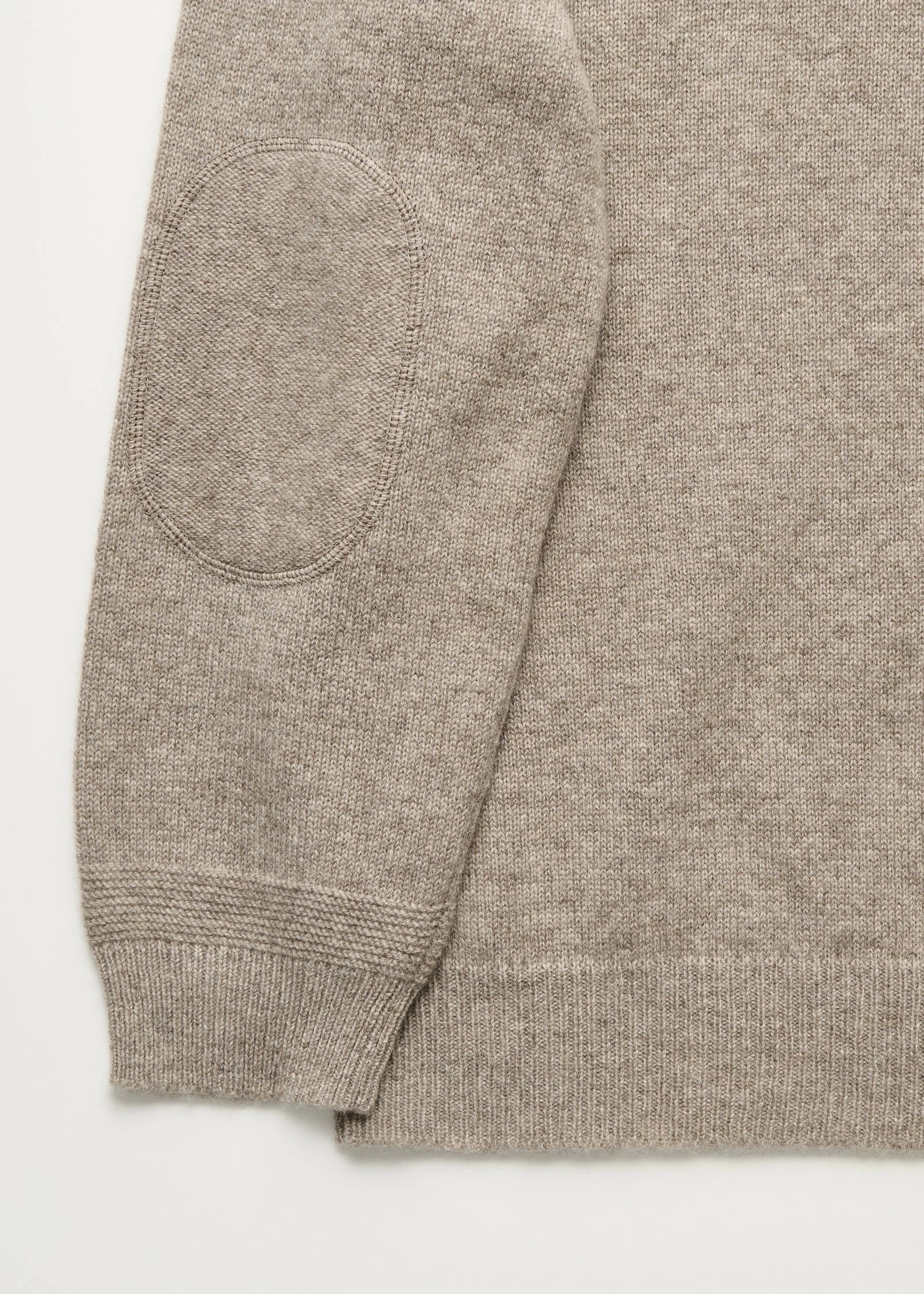 Aiayu-Franco_PureSoil_sweater-9-manon-bis.jpg .jpg