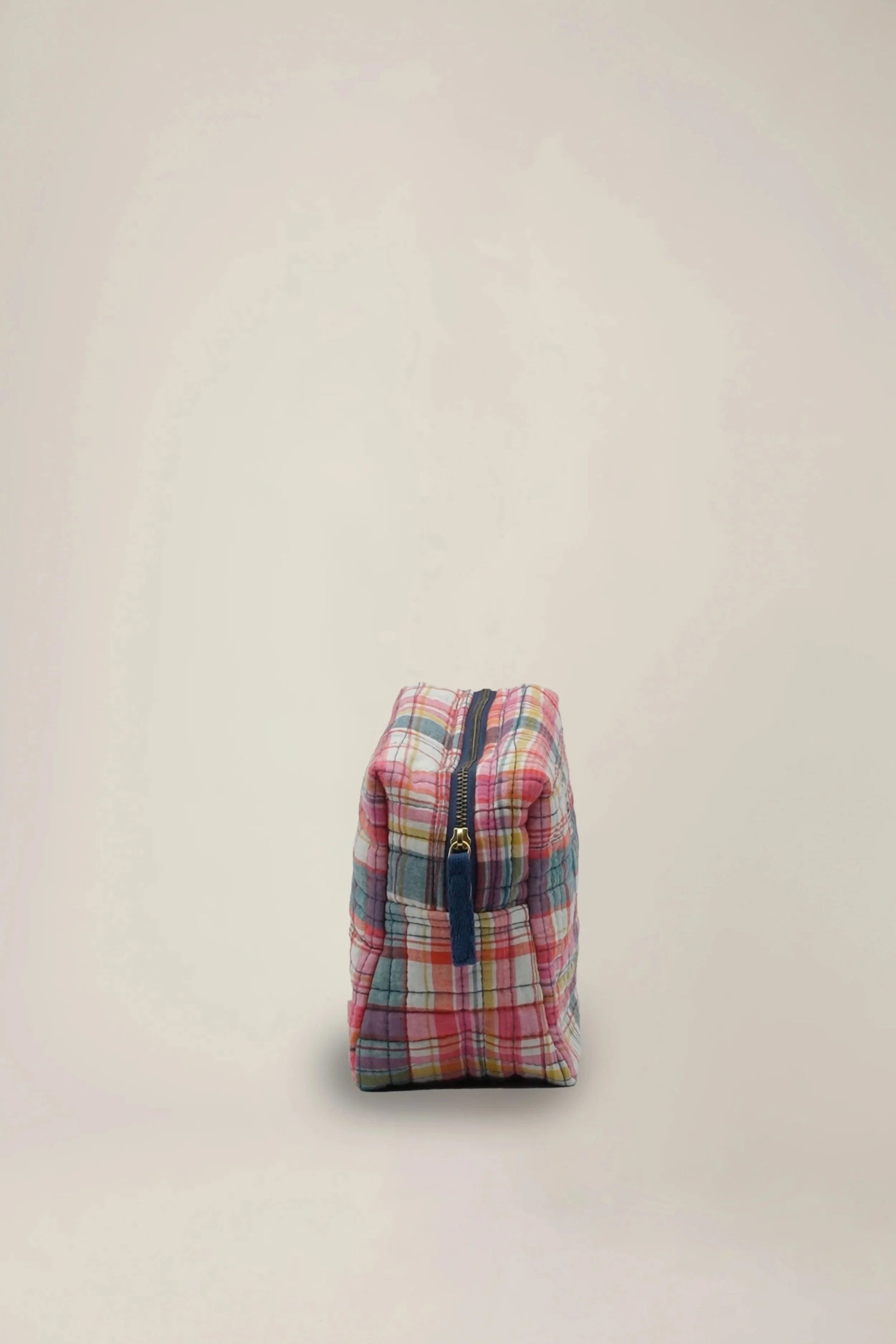 moismont-large-pouch-secret-checks-pop-pink-3-manon-bis.jpg
