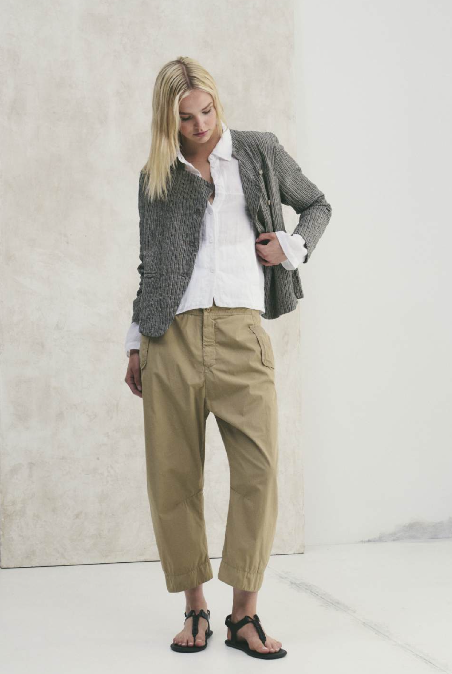 transit-E140-shirt-white-boxy-manon-bis.jpg