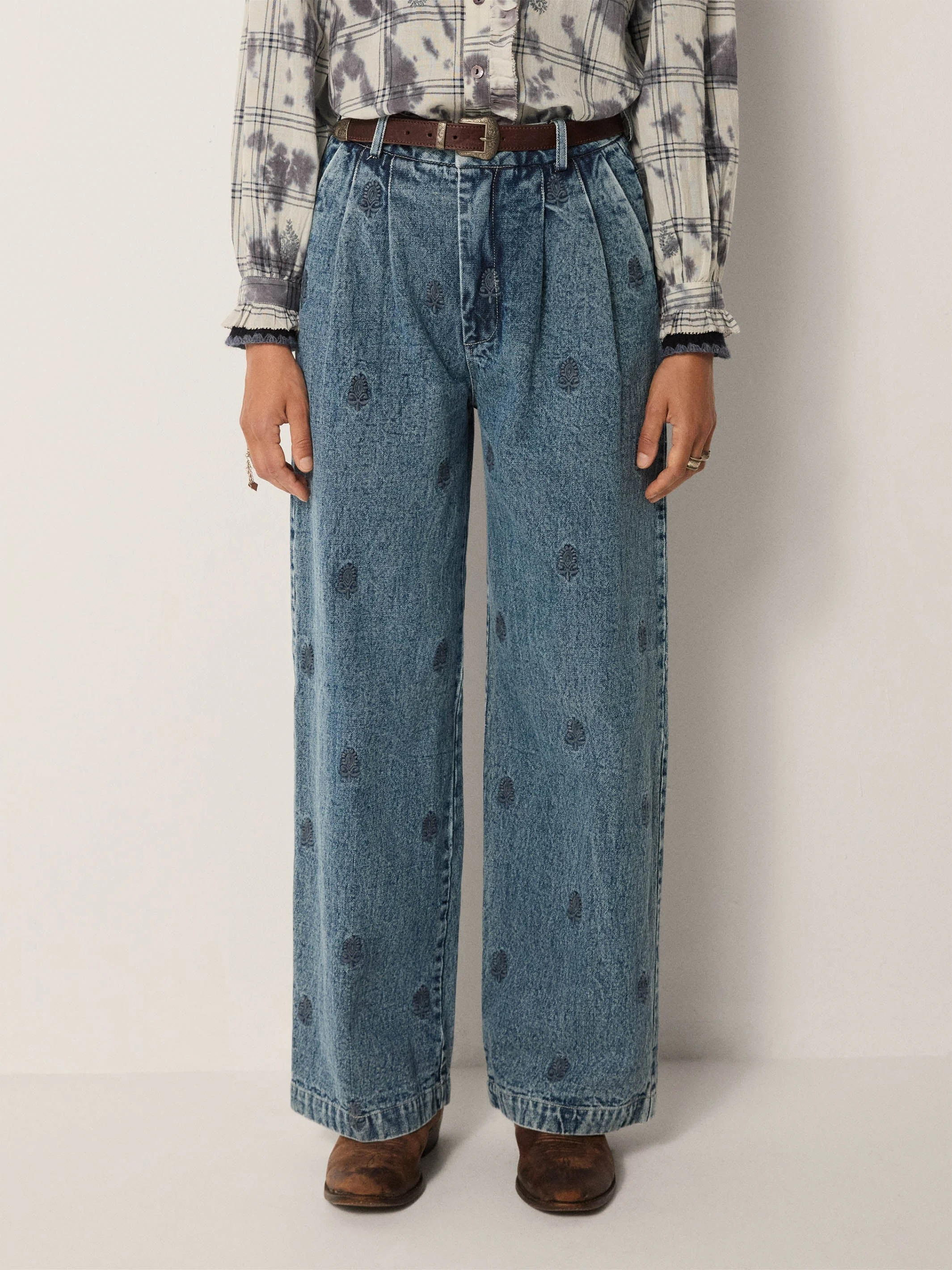 Maison-Hotel-Paco-Pant-Hamptons-Blue-2-Manon-Bis.jpg