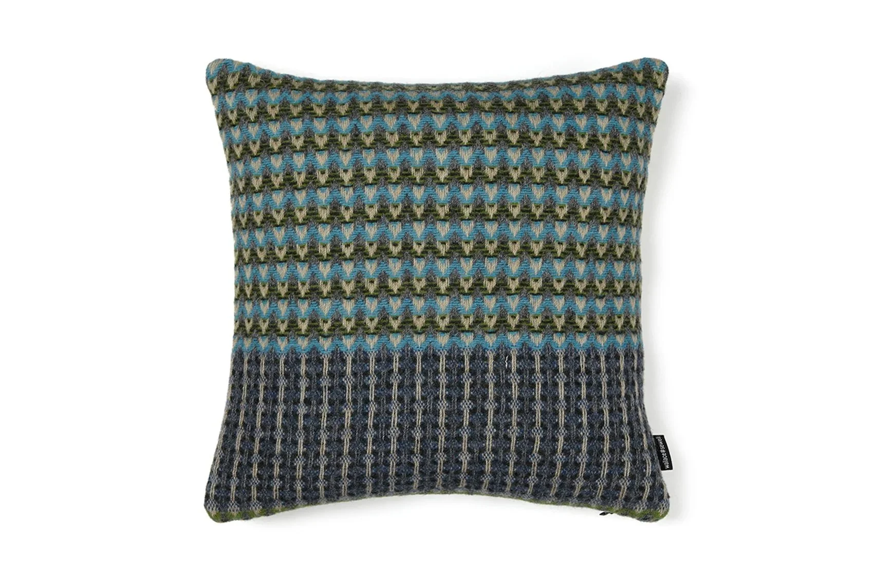 Wallace-Sewell-Ripple-Shetland-Cushion-Everglade-6-manon-bis.jpg