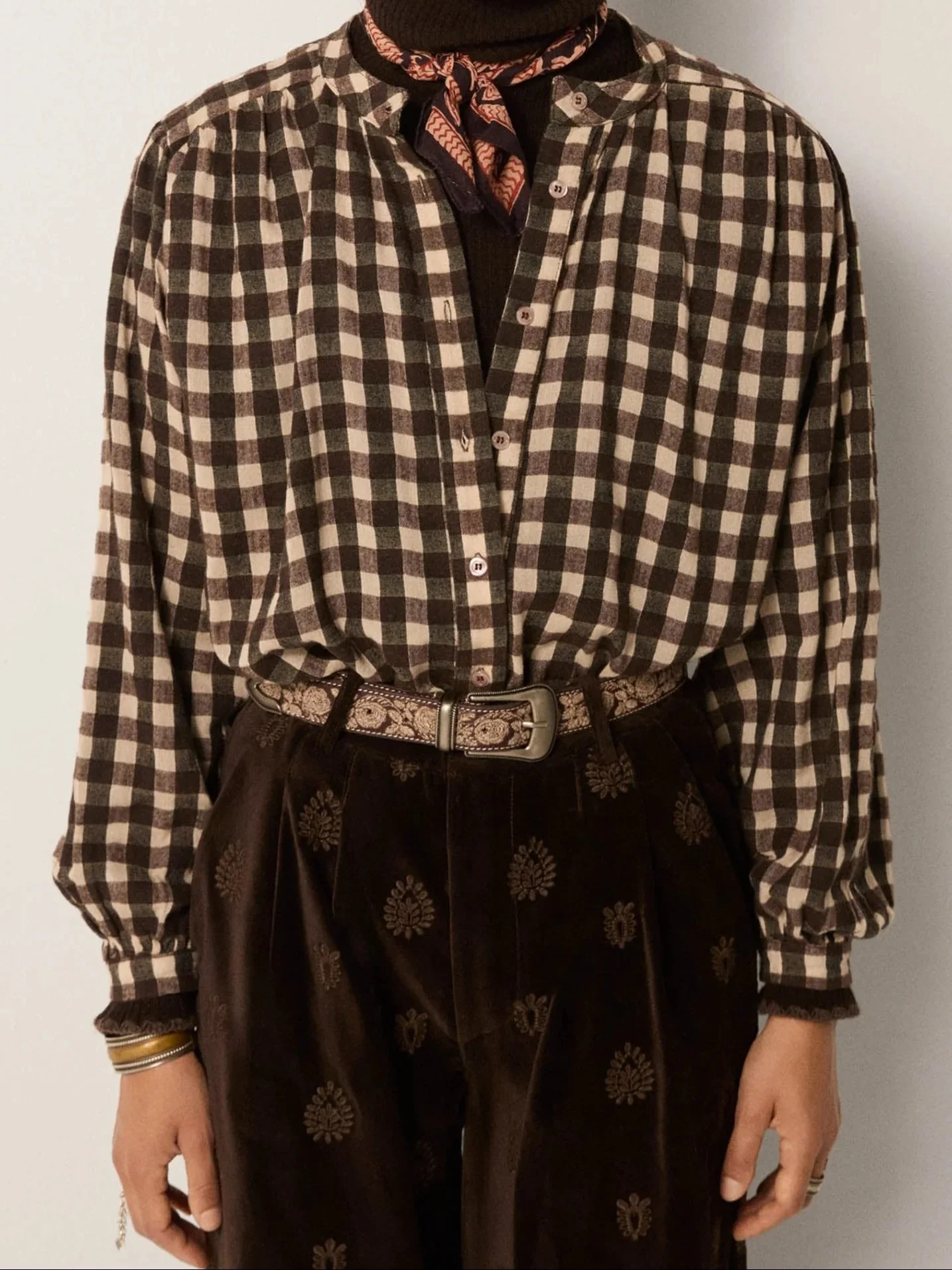 Maison-Hotel-Rebecca-Blouse-Chocolate-1-manon-bis.jpg