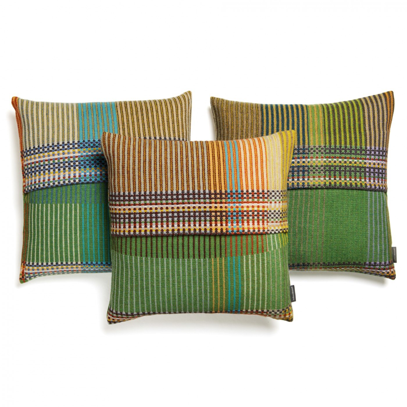 Wallace-Sewell-Watson-cushion-1-manon-bis.jpg