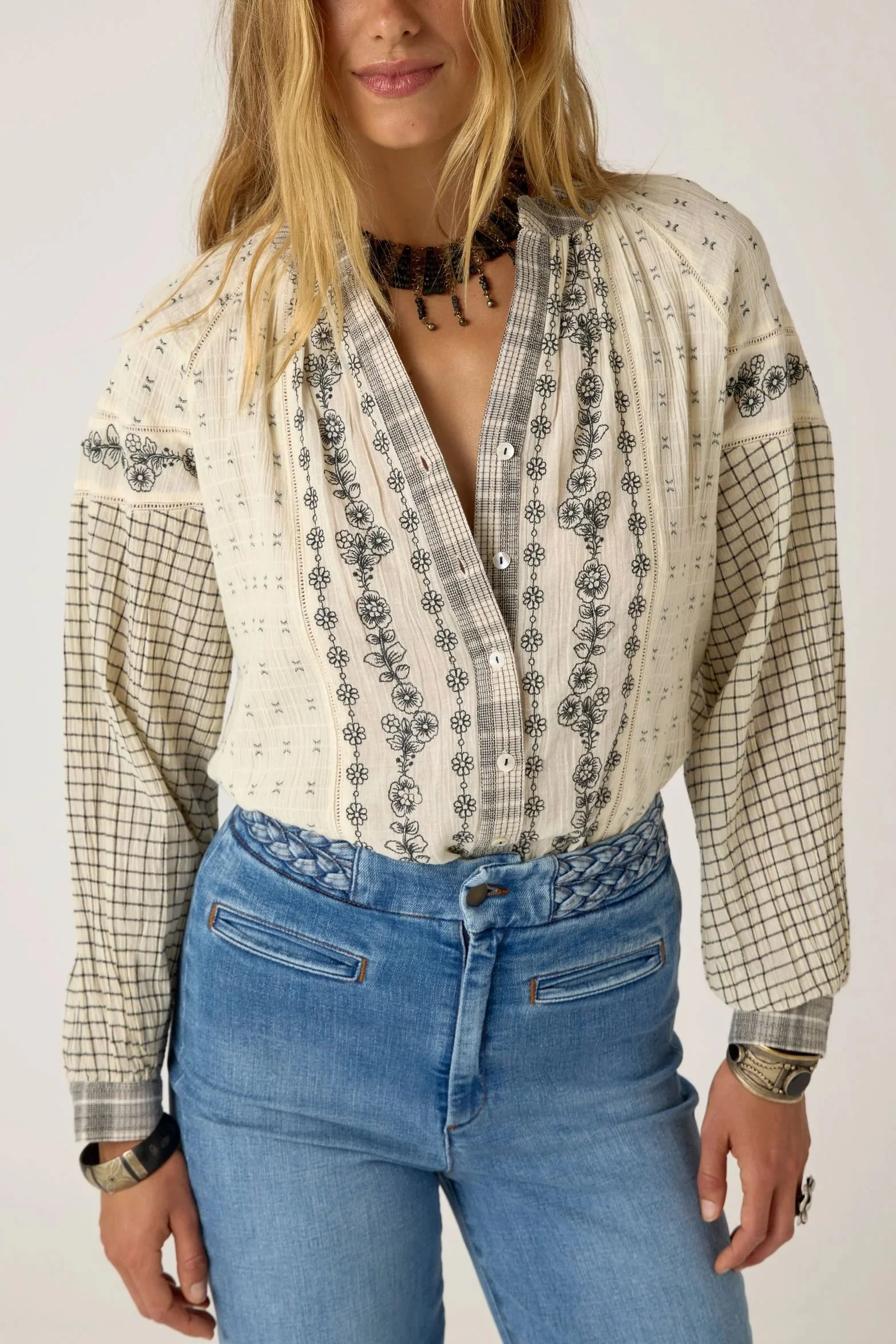 Maison-Hotel-Noemi-Blouse-patchwork-Notes-ash-1-manon-bis.jpg