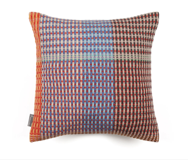 Wallace-Sewell-Lovelace-5-cushion-Manon-Bis.jpg.png