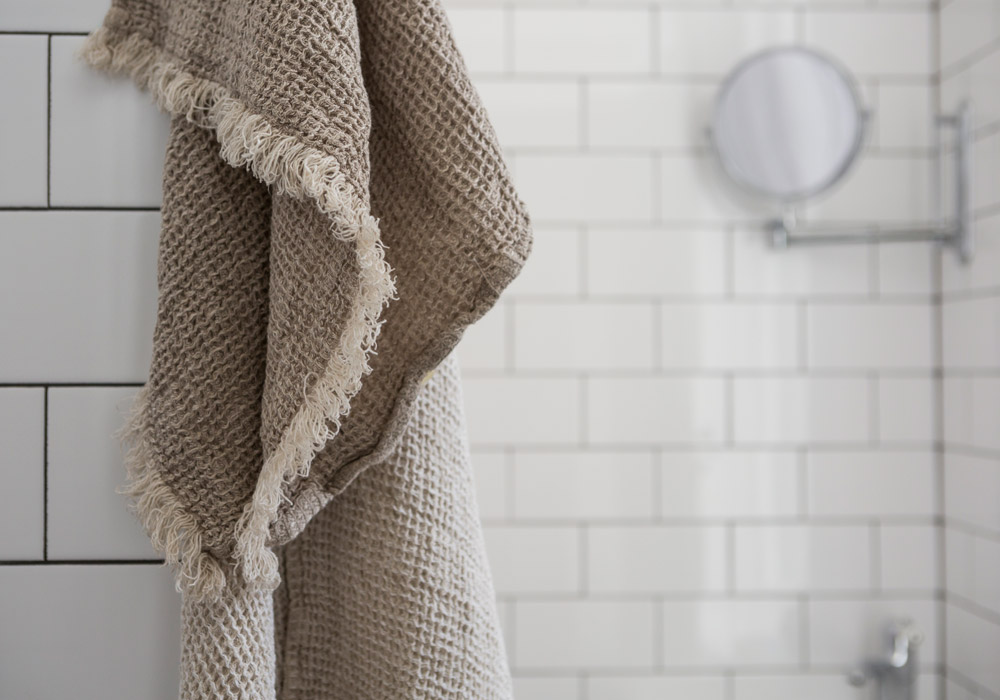 linen-waffle-bath-towel-fysk.jpg