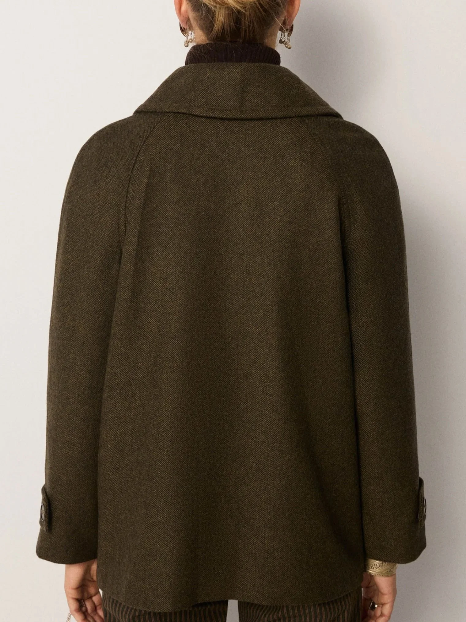 Maison-Hotel-Henri-Jacket-moss-green-3-manon-bis.jpg
