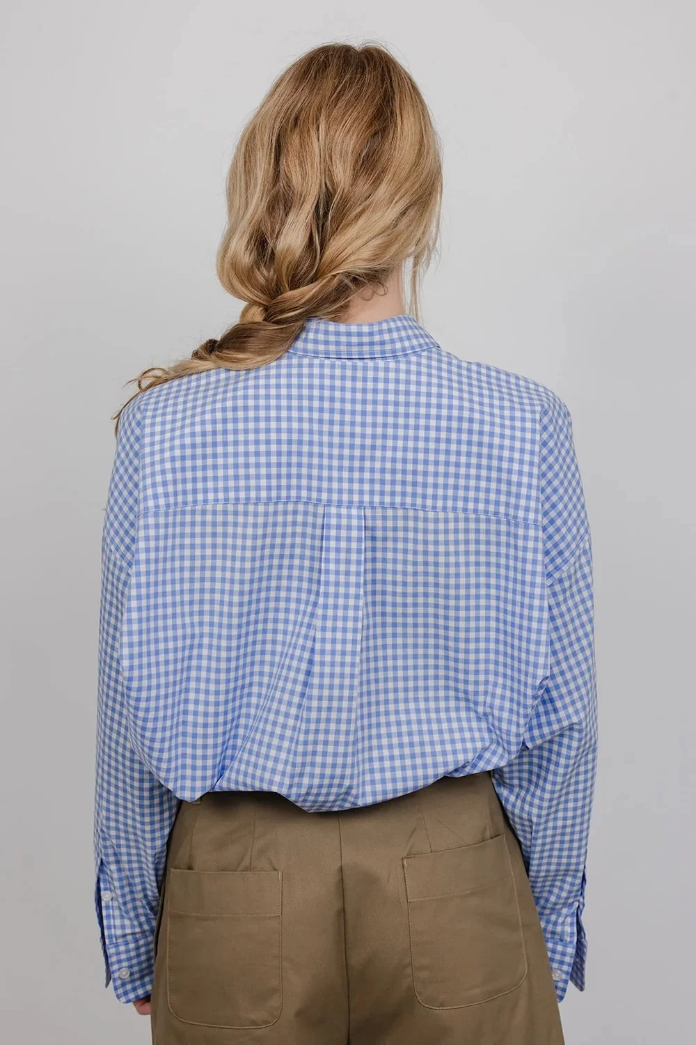 vic-and-bert-elizabeth-shirt-gingham-light-blue-3-manon-bis.jpg
