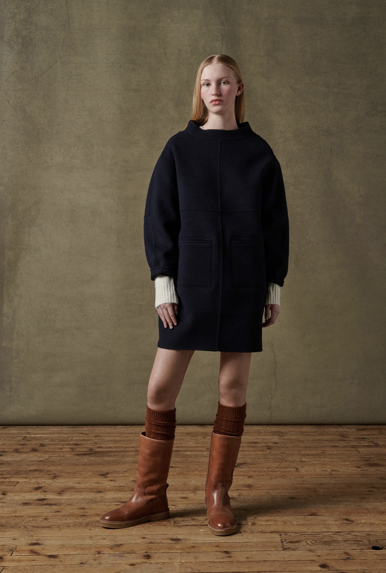 Manon bis Soeur Savage Boots.png