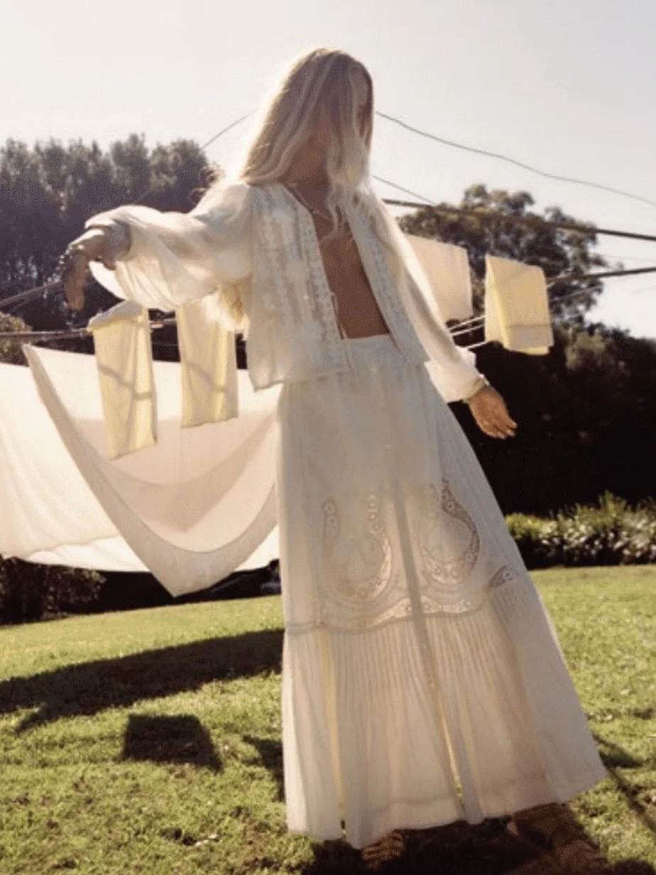 And so with the sunshine and the great bursts of leaves growing on the trees,
just as things grow in fast movies,
I had that familiar conviction that life was beginning over again with the summer.

F. Scott Fitzgerald, The Great Gatsby

Maison Hotel
