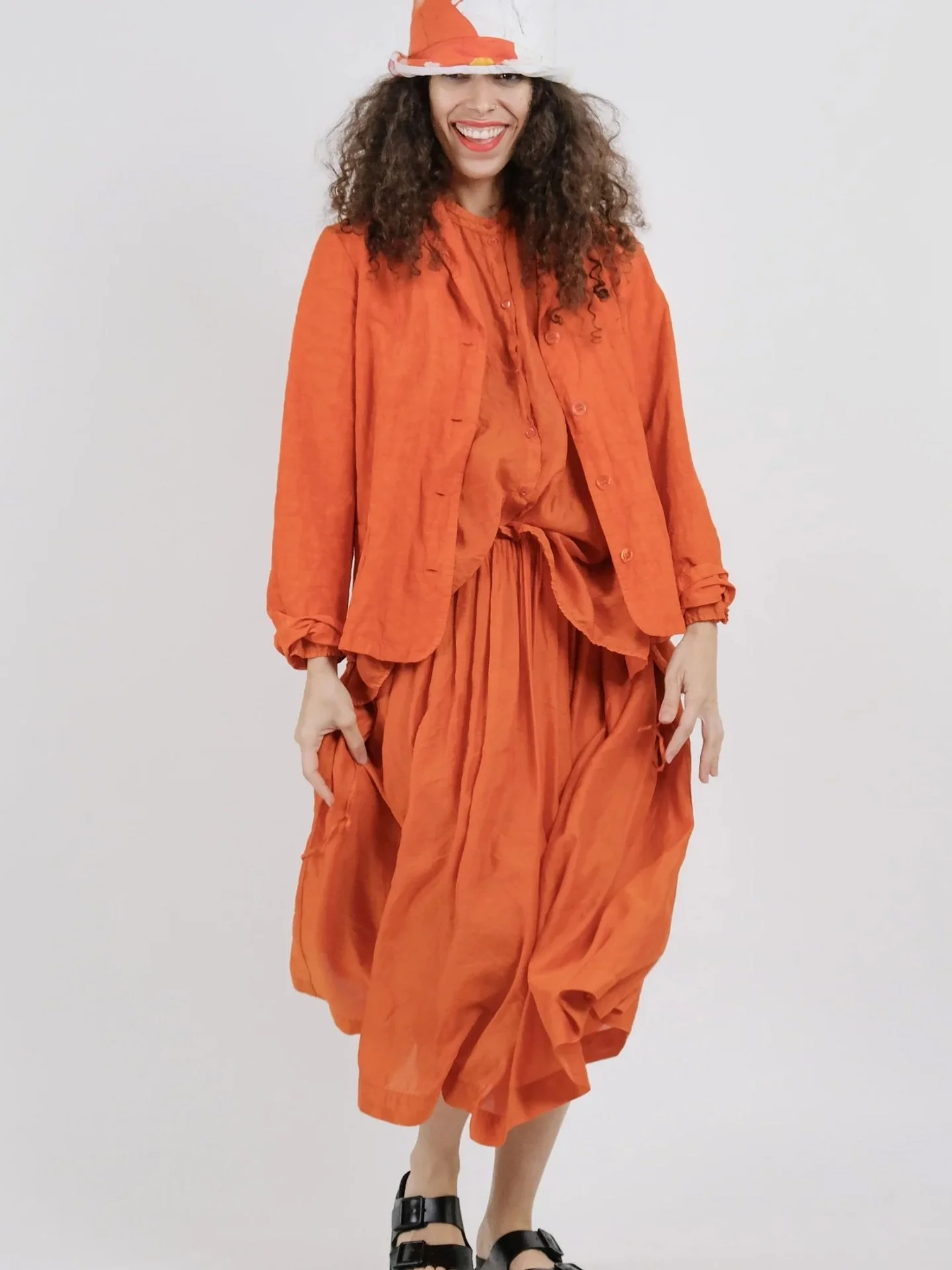 Magnificent Manuelle Guibal is here!🧡💙

#alwaysamazing #manuelleguibal #madeinfrance #sustainablefashion #naturalstyle #timeless #summer #manonbisboutique