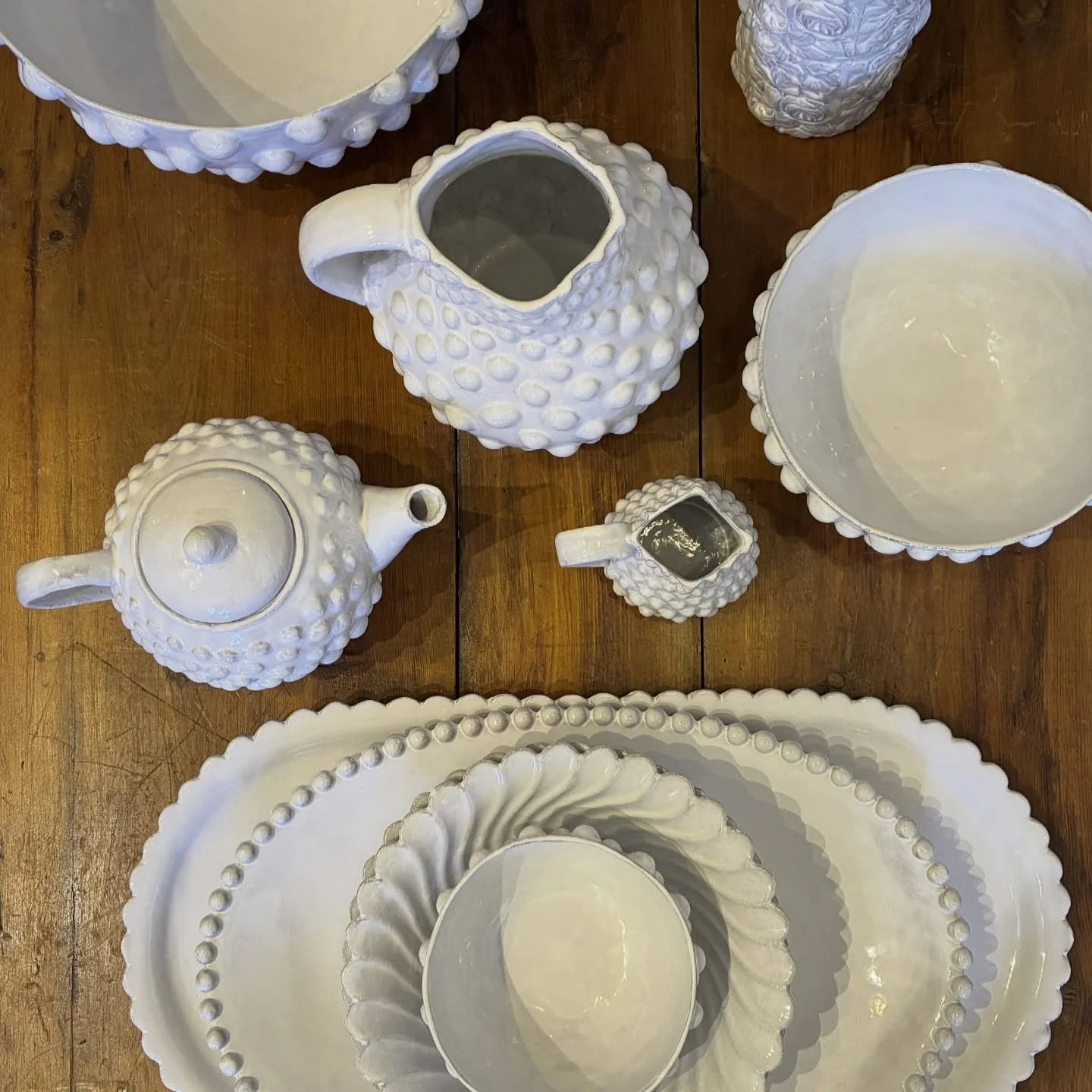 Astier de Villatte🤍❤️

Hand crafted using traditional techniques by artisans in Paris, in black terracotta clay and coated in a milky porcelain glaze highlighting the elements of the ceramic, making no two alike.❤️🤍

Discover our beautiful collecti