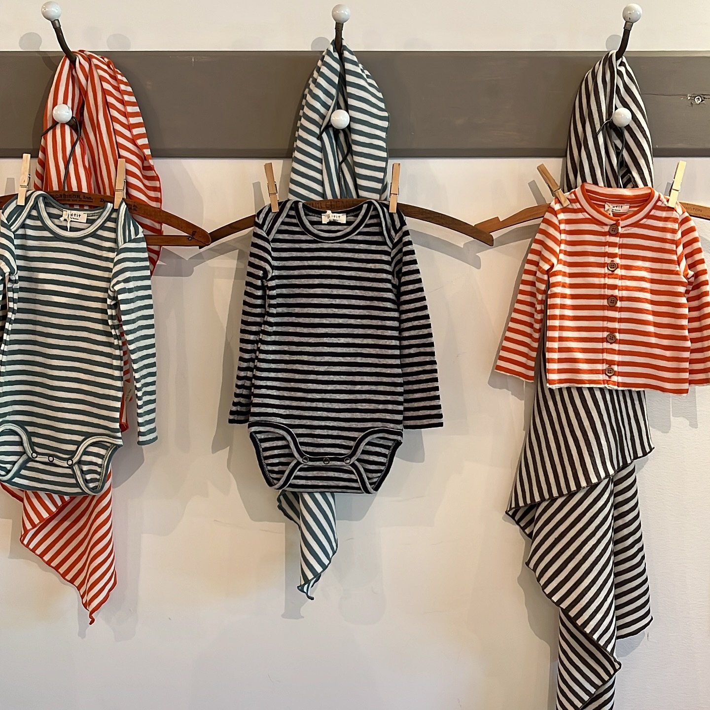 YEAH BABY!!! ❤️🤍🧡🖤

#danishstyle #babywear #bybasics #winterwool #manonbisboutique