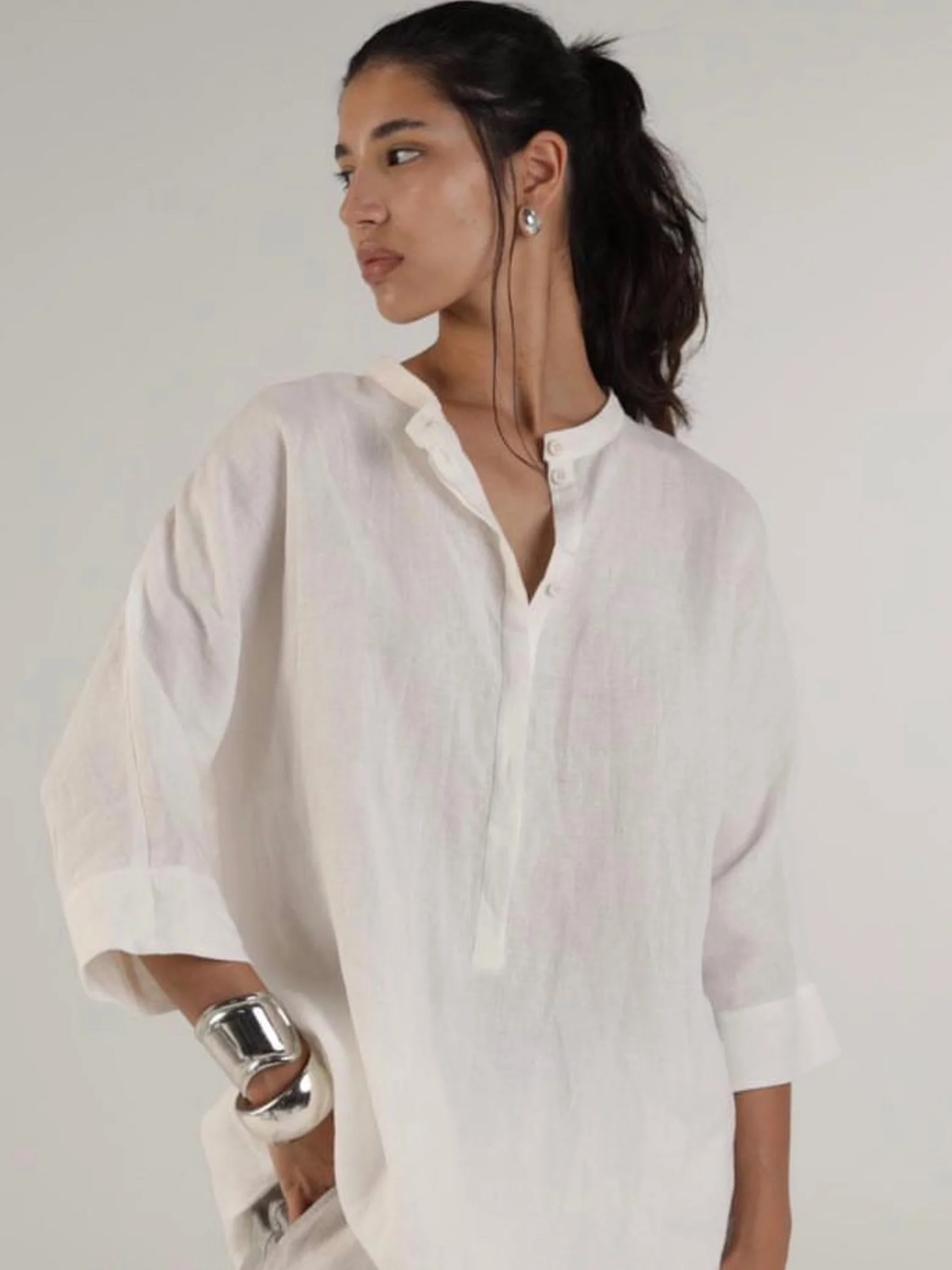 Relaxed elegance in pure linen.

#elementeclemente #ethicalfashion #timeless #europeandesign #manonbisboutique