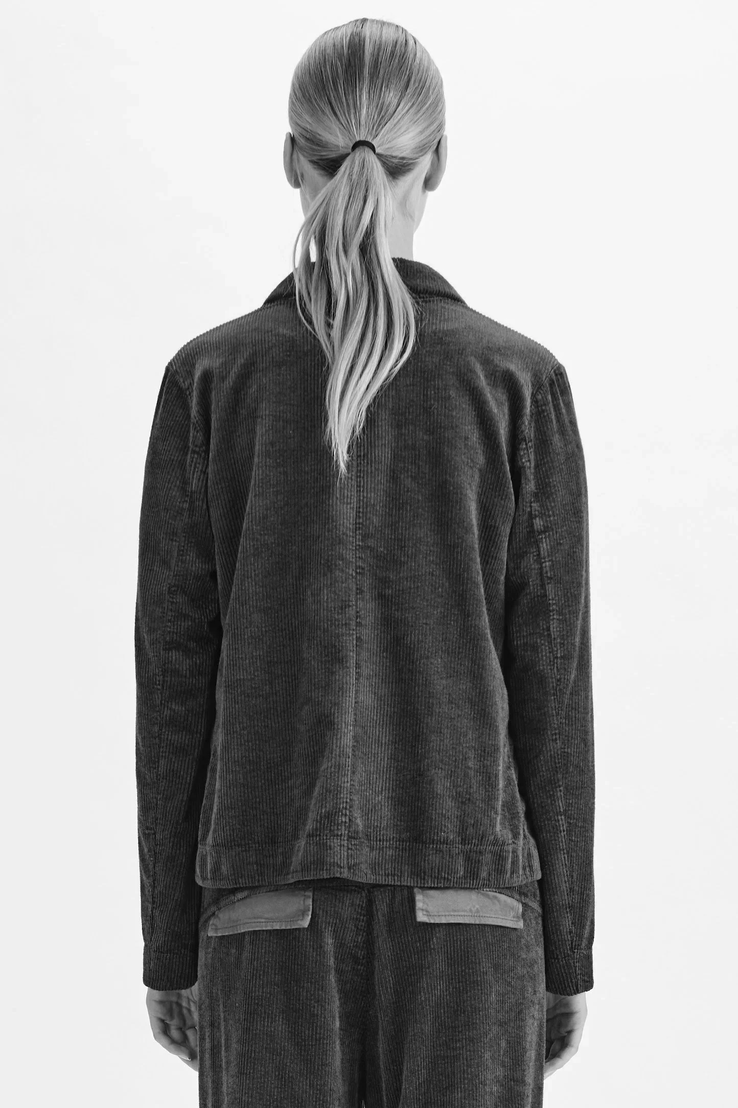 Transit-Cord-Jacket-Grey-2-CFDTRBQ260-07_01_manon-bis.jpg