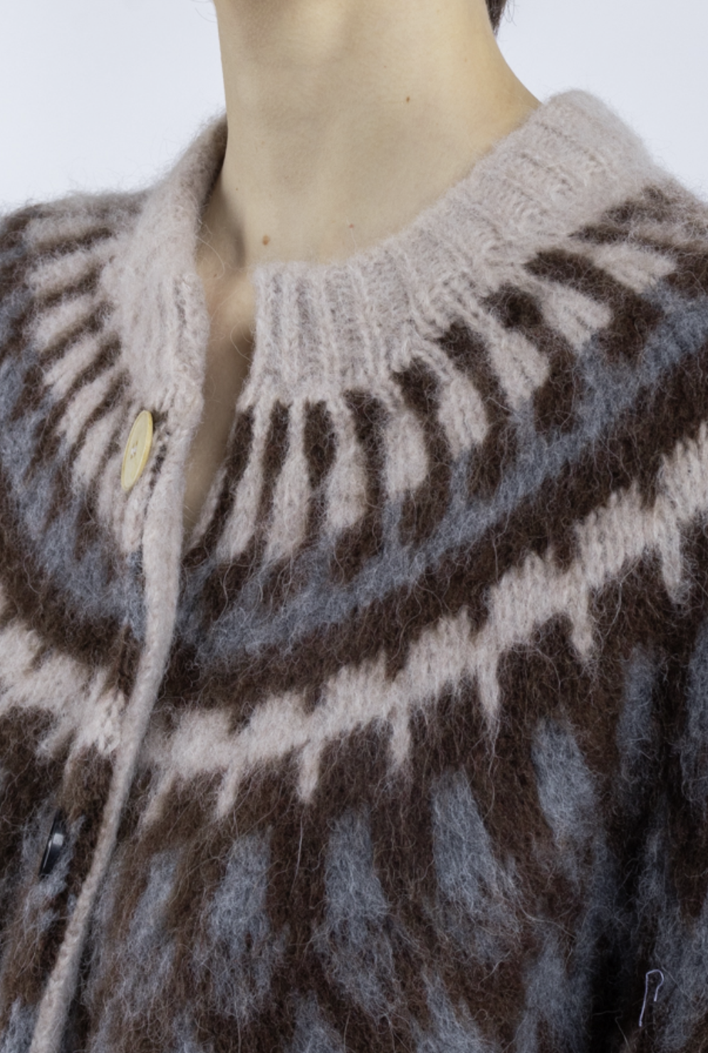 Phisique-du-role-25W327-norwegian-cardigan-baby-alpaca4-manon-bis.jpg.png