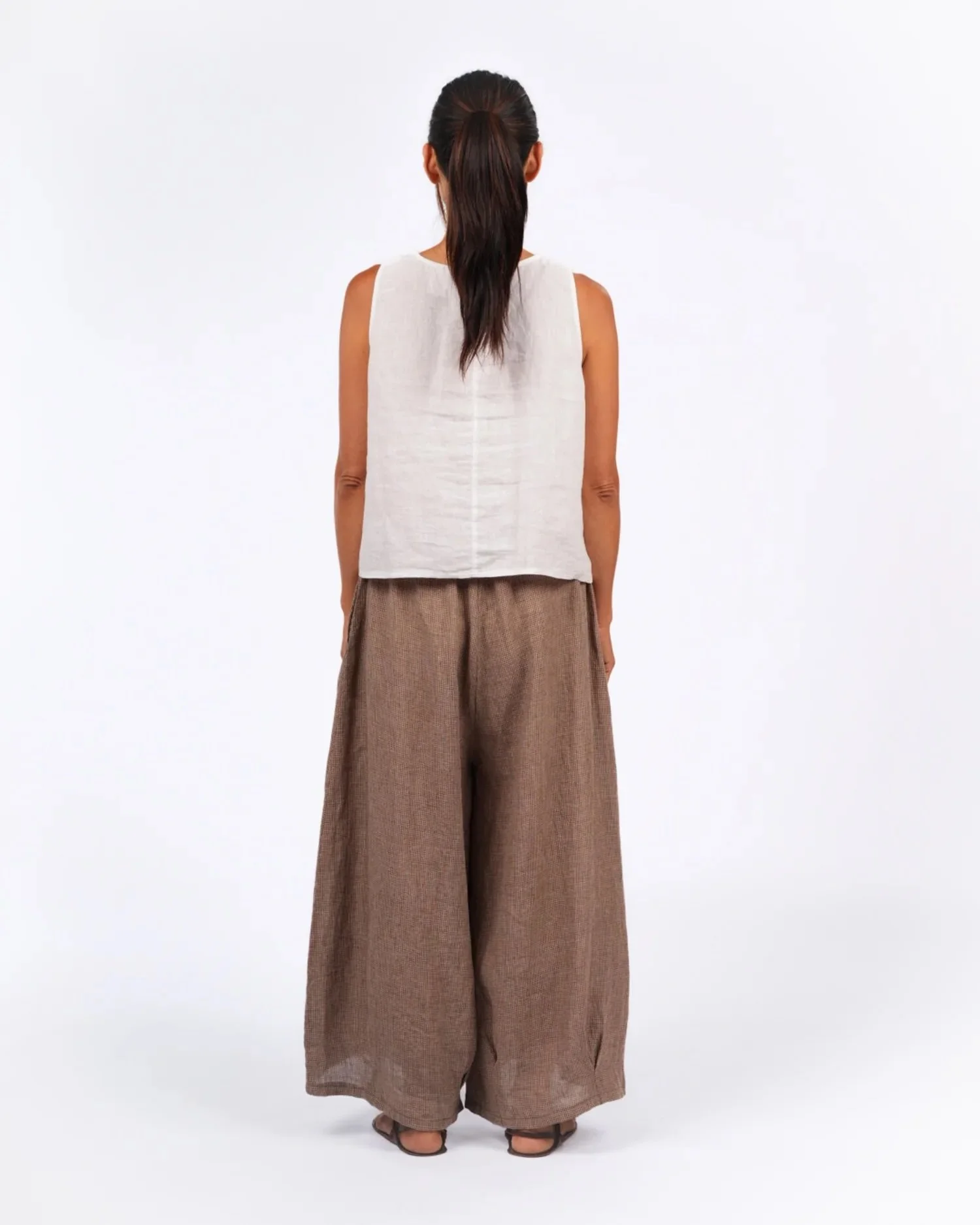 montaigne-eadie-linen-pants-in-fine-houndstooth-brown-2-manon-bis.jpg .jpg