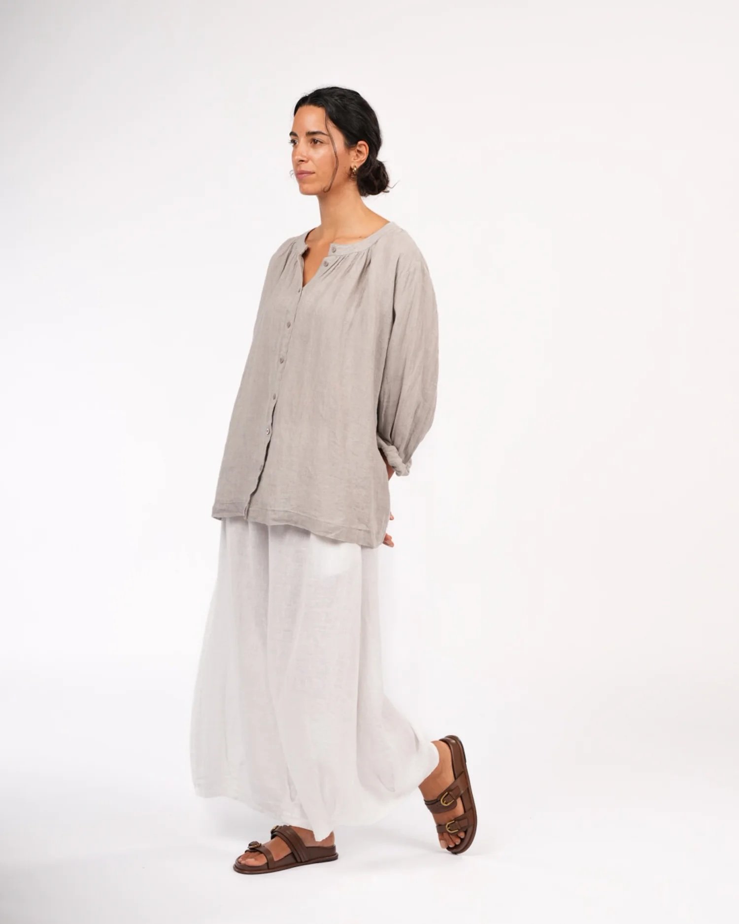 montaigne-carmen-linen-top-in-fine-houndstooth-grey-manon-bis.jpg .jpg