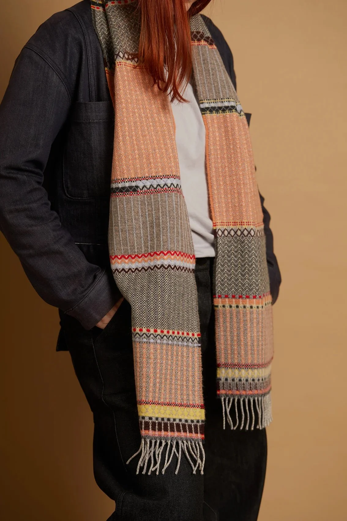 Wallace-Sewell-Cassia-Scarf-Peach-manon-bis.jpg