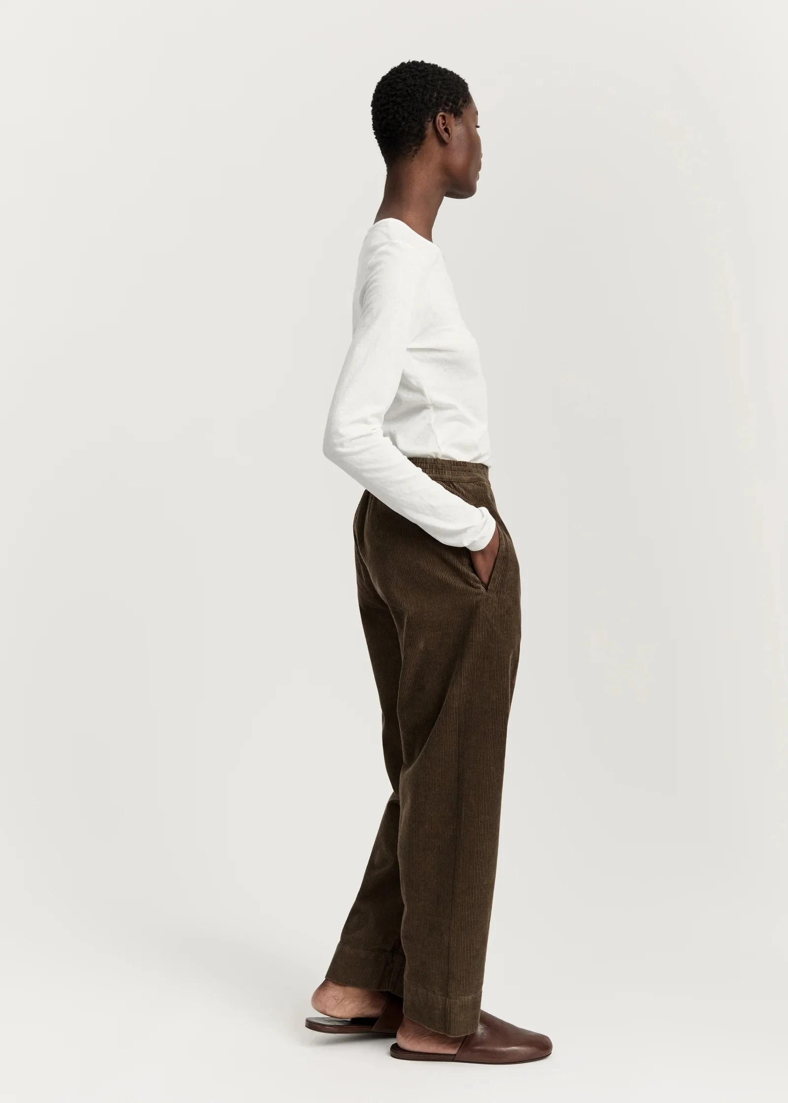 Aiayu-CocoPantCorduroy_Bark_4-manon-bis.jpg .jpg