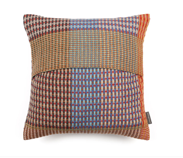 Wallace-Sewell-Lovelace-cushion-3-Manon-Bis.jpg.png