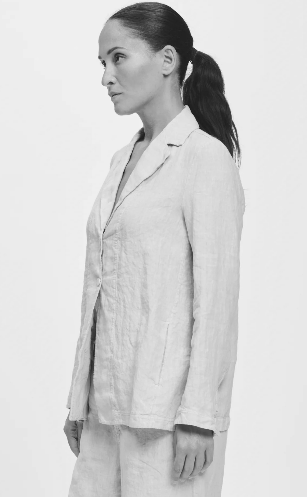 Transit-D135-Jacket-linen-sand-1-manon-bis.jpg.png