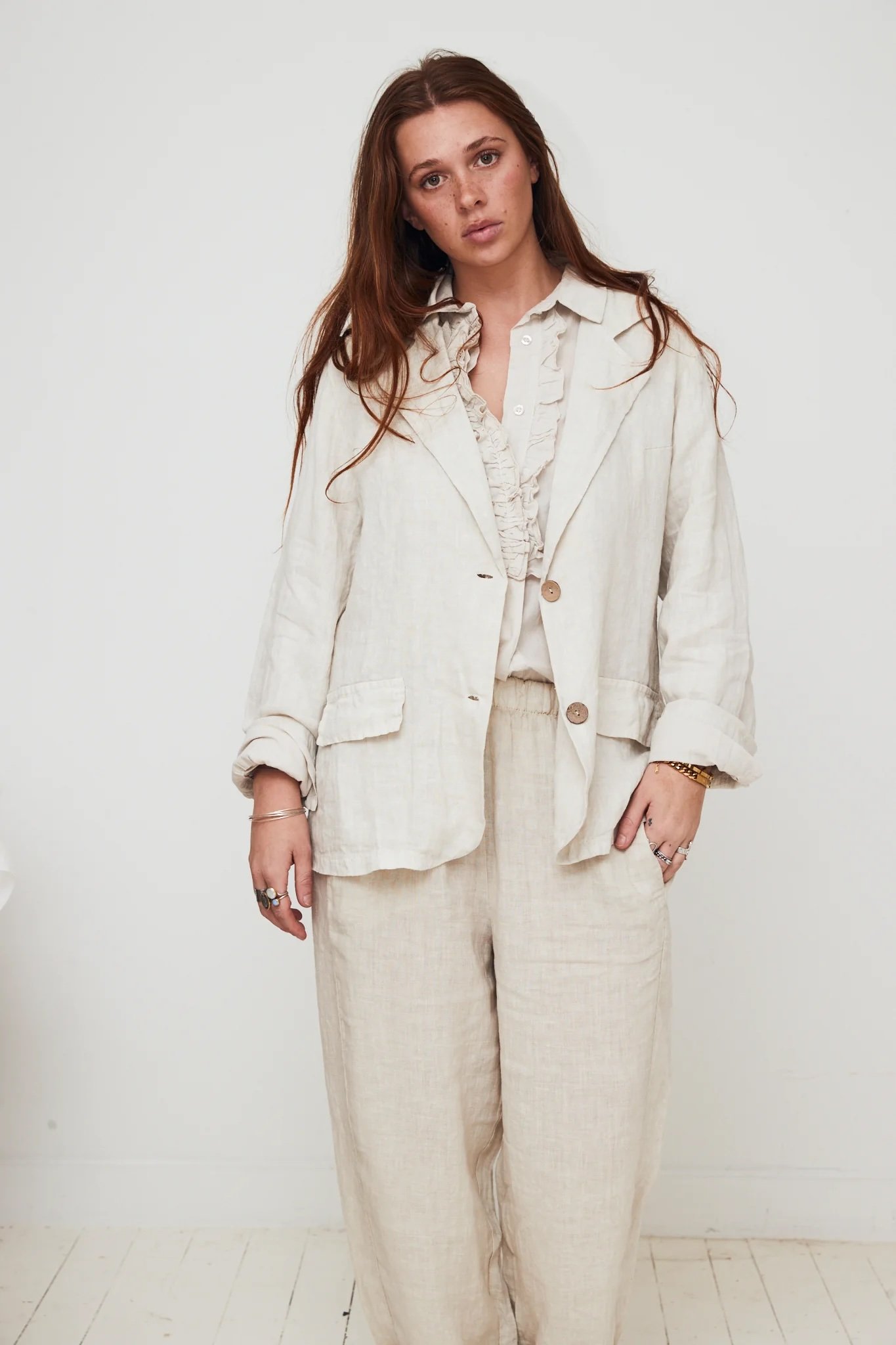 Mamapapa-grenoble-linen-blazer-beige-manon-bis.jpg