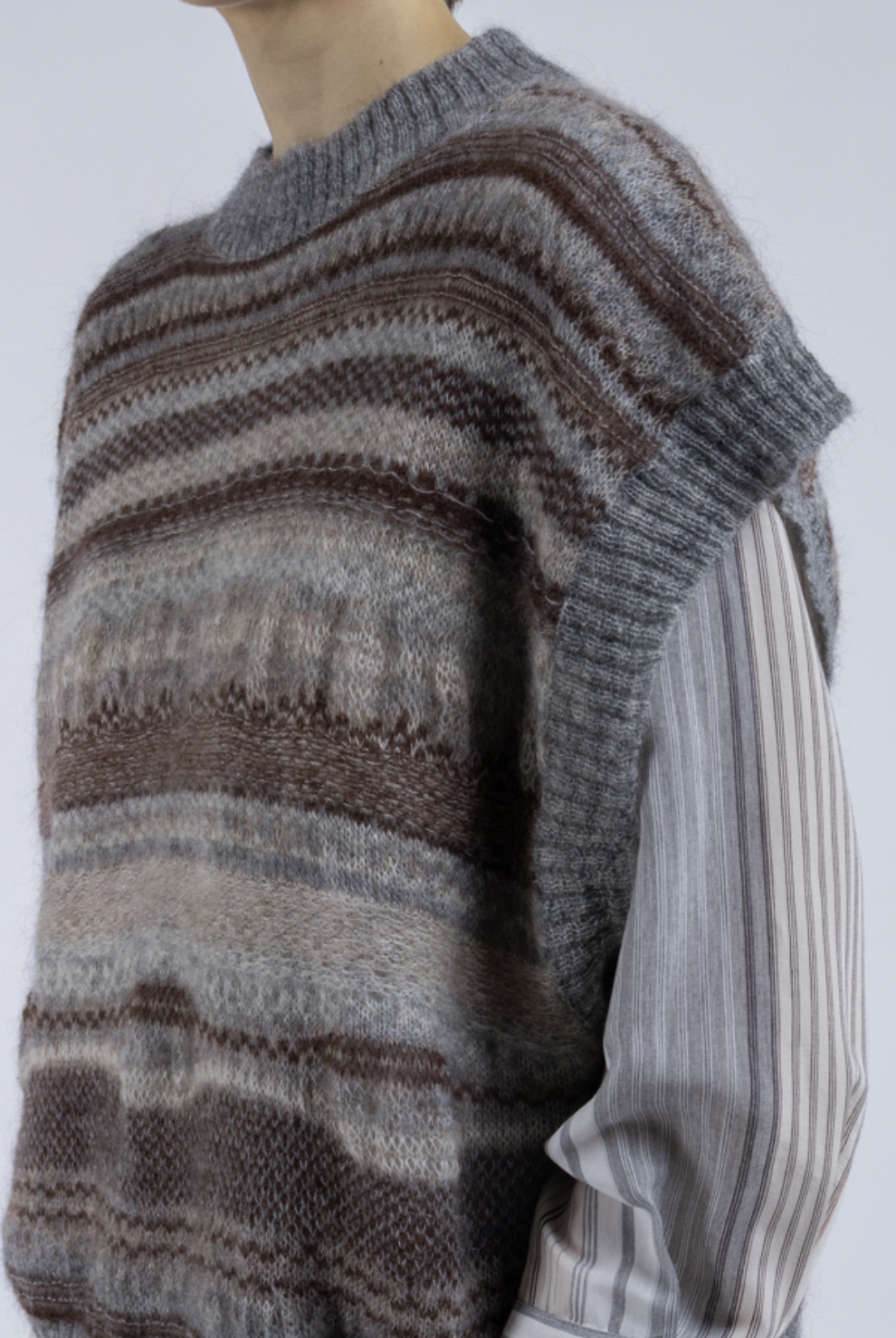 Phisique-du-role-25W254-jaquard-light-mohair4-vest-manon-bis.jpg.png