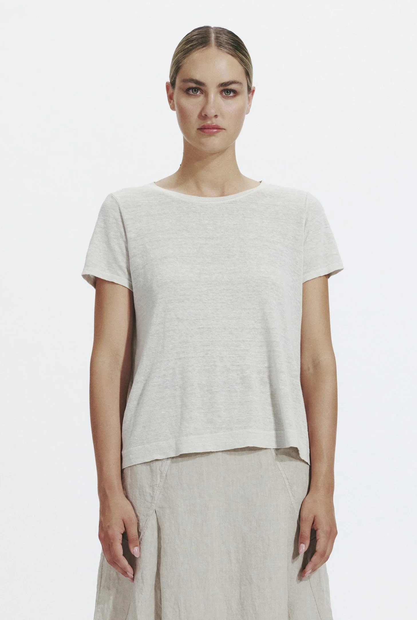 Transit-Linen-Tee-manon-bis-1-CFDTRZK206-02_01_B.jpg