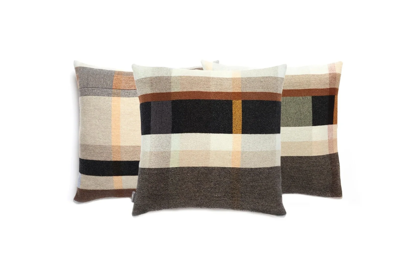 Wallace-Sewell-Cushion_Block_Chipperfield_manon-bis.jpg .jpg