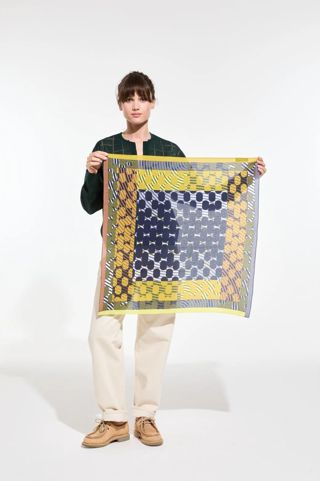 mapoesie-lime-pollen-square-scarf-3-manon-bis.jpg