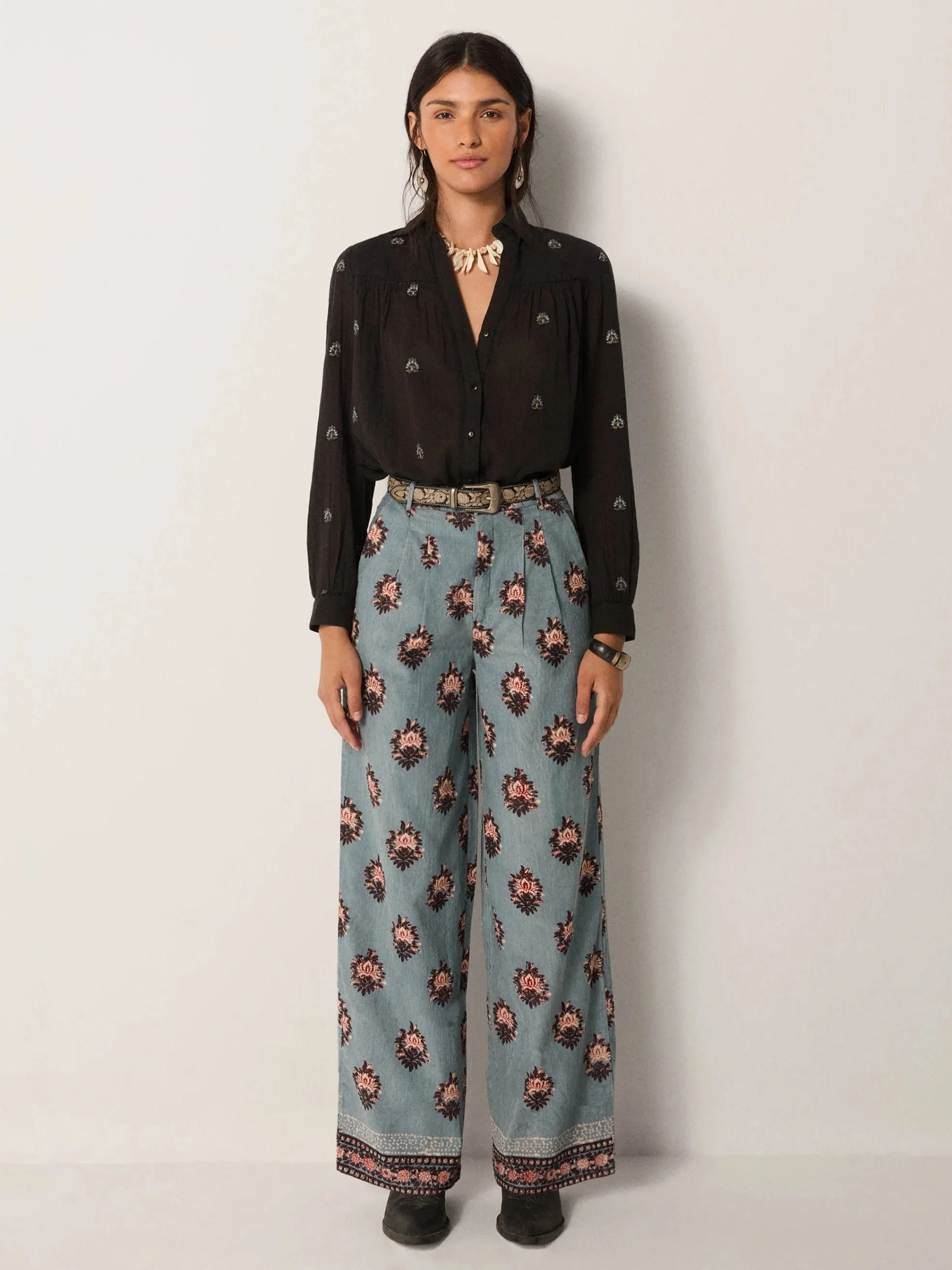 Maison-Hotel-Jimmy-Pant-Cerulean-Mist-2-manon-bis.jpg